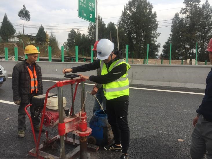 而今邁步從頭躍 篤定前行綻芳華 而今邁步從頭躍 篤定前行綻芳華