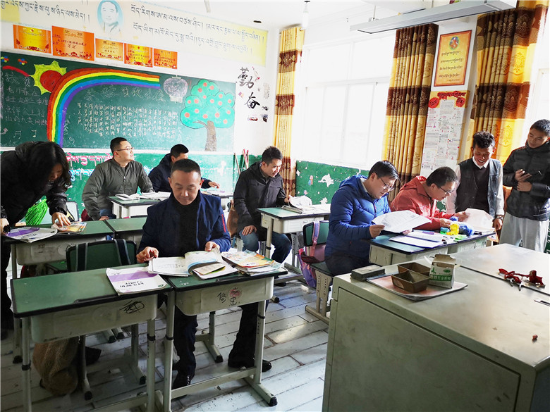 送溫暖，獻愛心——四川振通走進甘孜·色達