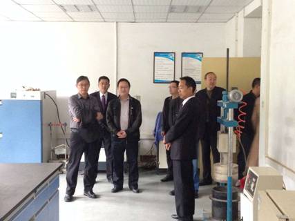 西南科技大學(xué)校領(lǐng)導(dǎo)到我公司檢查指導(dǎo)工作