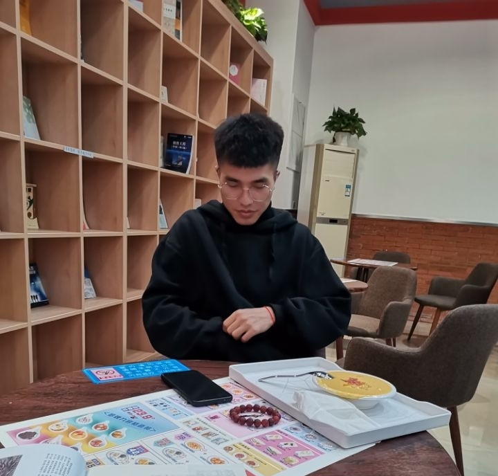 【新員工?？康谒钠趤砝并? width=