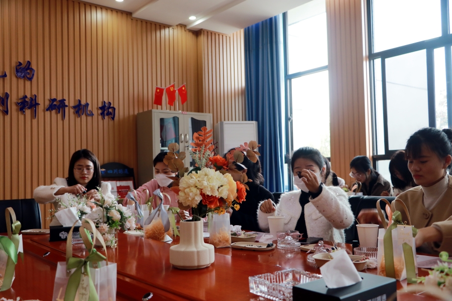 時(shí)光不負(fù) 與美相約 ——四川振通2023年婦女節(jié)香薰蠟燭DIY活動(dòng)