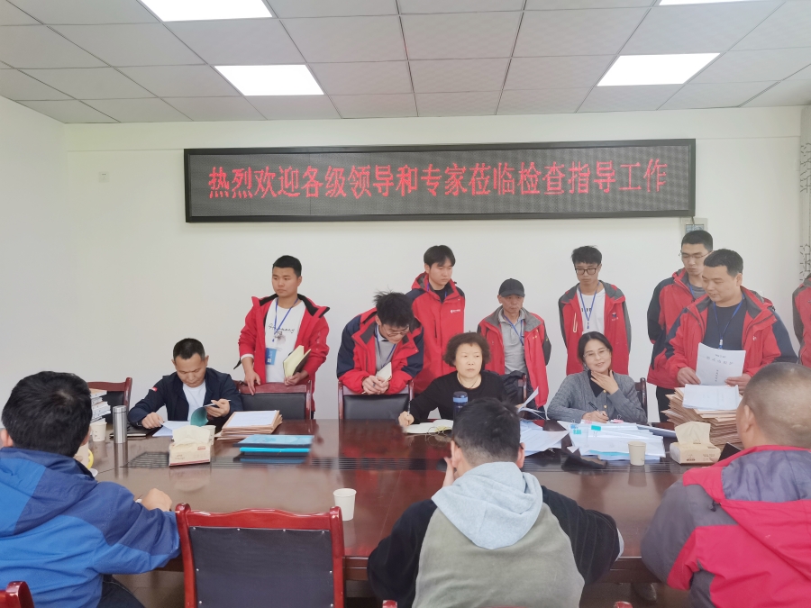 四川振通G4218線康定至新都橋高速公路SY3監(jiān)理試驗室順利通過驗收 四川振通G4218線康定至新都橋高速公路SY3監(jiān)理試驗室順利通過驗收